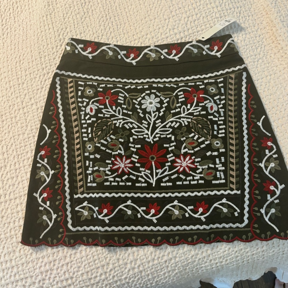 Francesca’s NWT women’s skirt size Small